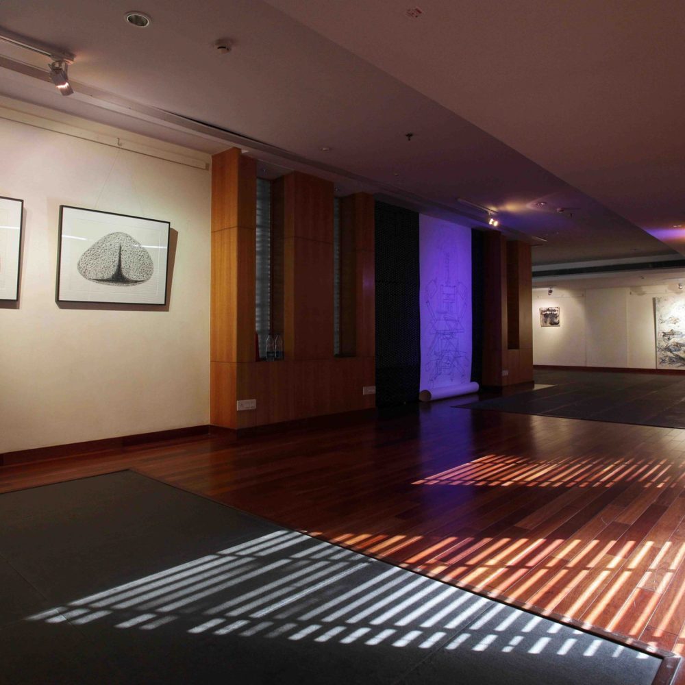 GALLERY VIEW I